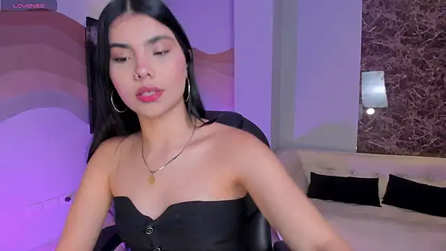 MiaLaurence online show from 11-29-25, 07:17