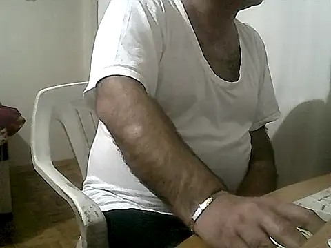 Snapshot of gerek27 chatting on 11-25-25, 11:05 gerek27 online show from 11-25-25, 11:05