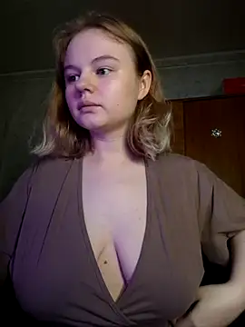 Snapshot of SlipperSherry chatting on 10-31-25, 10:00 SlipperSherry online show from 10-31-25, 10:00