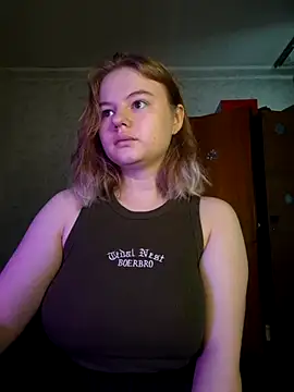 Snapshot of SlipperSherry chatting on 11-15-25, 02:53 SlipperSherry online show from 11-15-25, 02:53