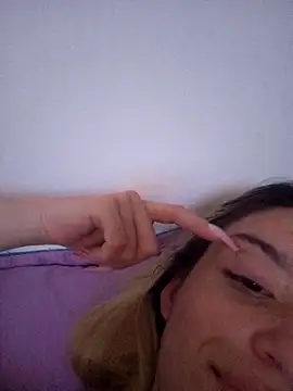 Snapshot of Alina_Lee_t chatting on 10-23-25, 04:23 Alina Lee t online show from 10-23-25, 04:23