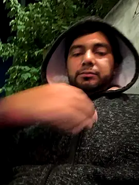 Snapshot of Luis77020192 chatting on 11-12-25, 04:35 Luis77020192 online show from 11-12-25, 04:35