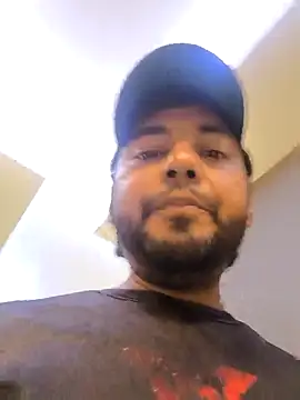 Snapshot of Luis77020192 chatting on 11-16-25, 02:17 Luis77020192 online show from 11-16-25, 02:17