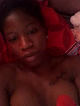 Snapshot of MichellePose chatting on 11-12-25, 04:51 MichellePose online show from 11-12-25, 04:51