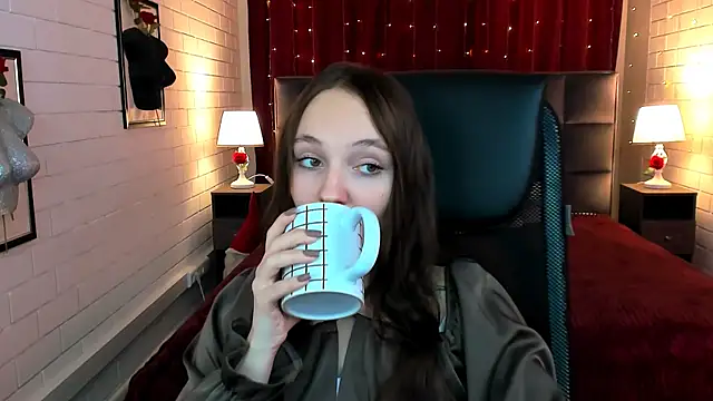 ameliaglamour online show from 11-18-25, 05:39