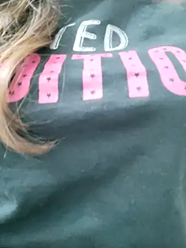 Snapshot of Kayna_Rawat chatting on 10-31-25, 11:22 Kayna Rawat online show from 10-31-25, 11:22