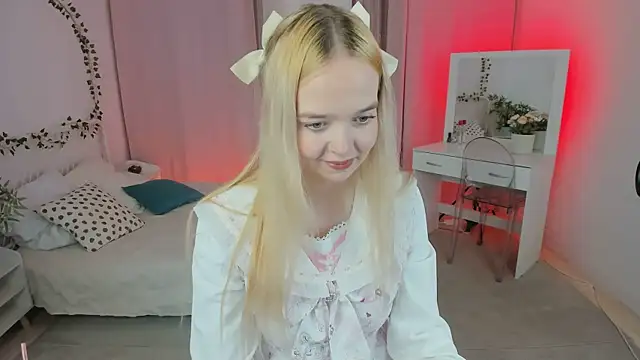 BellaMontgomery online show from 10-15-25, 09:59