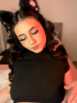 Snapshot of Sophi_dee1 chatting on 11-03-25, 02:02 Sophi dee1 online show from 11-03-25, 02:02