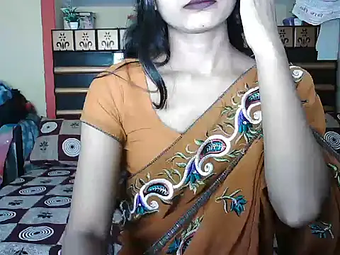 ROSE GOLDE online show from 10-02-25, 02:13