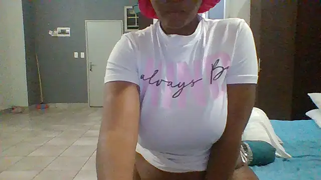 Snapshot of CouplesX96xx chatting on 04-01-26, 07:22 CouplesX96xx online show from 04-01-26, 07:22