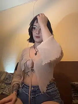 Snapshot of AliceSweet10 chatting on 02-22-26, 05:08 AliceSweet10 online show from 02-22-26, 05:08