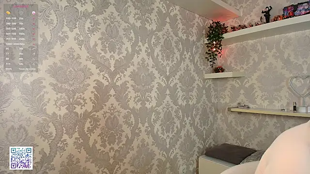 Snapshot of Fire_katie chatting on 11-05-25, 10:10 Fire katie online show from 11-05-25, 10:10