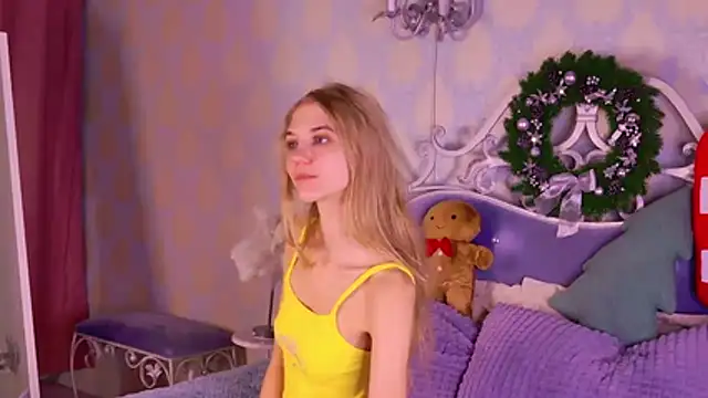 4example Chloe online show from 12-23-25, 10:46