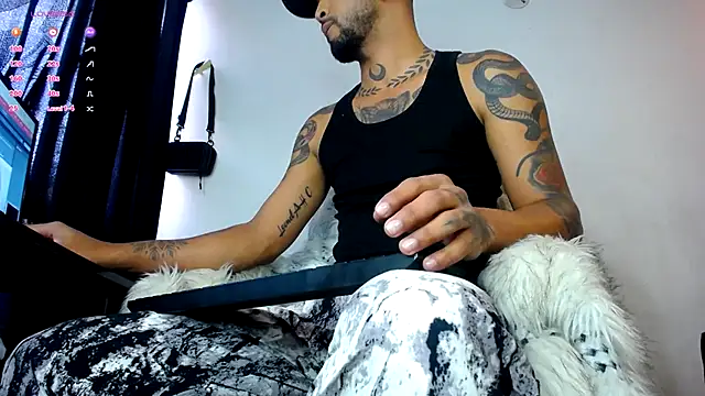 LickMyInk online show from 10-20-25, 01:44