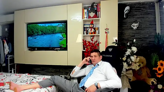 SpartacusDaddy48 online show from 04-15-26, 07:58