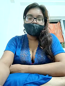 Snapshot of Elie_couple143 chatting on 10-19-25, 06:41 Elie couple143 online show from 10-19-25, 06:41