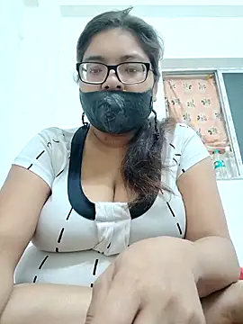 Snapshot of Elie_couple143 chatting on 11-17-25, 06:46 Elie couple143 online show from 11-17-25, 06:46