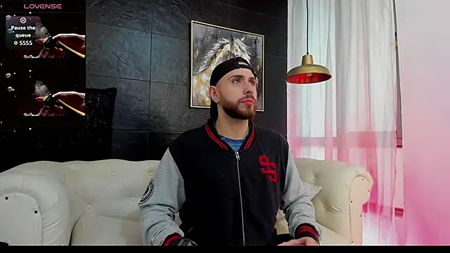 Snapshot of Maximo_Wolff chatting on 11-14-25, 07:12 Maximo Wolff online show from 11-14-25, 07:12