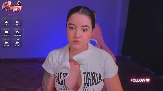 lunaarose online show from 09-25-25, 04:16