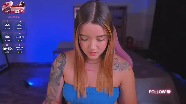 lunaarose online show from 10-01-25, 04:18