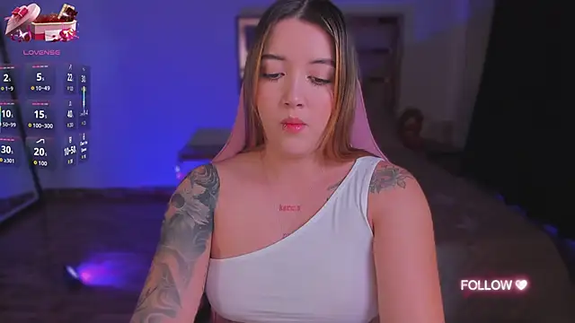 lunaarose online show from 10-07-25, 04:20