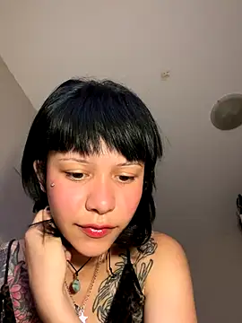 Snapshot of Noemya chatting on 11-15-25, 08:27 Noemya online show from 11-15-25, 08:27