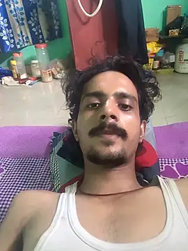 Snapshot of Sushant001 chatting on 10-10-25, 04:00 Sushant001 online show from 10-10-25, 04:00