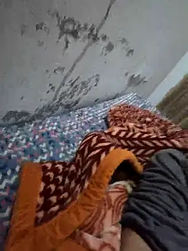 Snapshot of desir3dlund chatting on 11-15-25, 05:20 desir3dlund online show from 11-15-25, 05:20