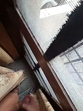 Snapshot of desir3dlund chatting on 11-21-25, 10:58 desir3dlund online show from 11-21-25, 10:58