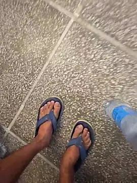 Snapshot of desir3dlund chatting on 11-30-25, 03:32 desir3dlund online show from 11-30-25, 03:32