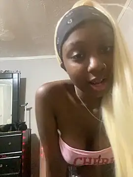 Snapshot of HennessyBaby21 chatting on 09-16-25, 04:35 HennessyBaby21 online show from 09-16-25, 04:35