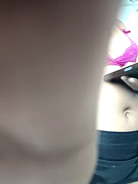 Snapshot of Your-Samayra chatting on 09-17-25, 08:27 Your-Samayra online show from 09-17-25, 08:27