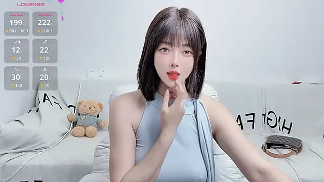 Snapshot of uikyy1 chatting on 10-21-25, 12:50 uikyy1 online show from 10-21-25, 12:50