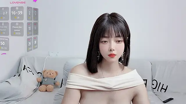 Snapshot of uikyy1 chatting on 10-26-25, 06:52 uikyy1 online show from 10-26-25, 06:52