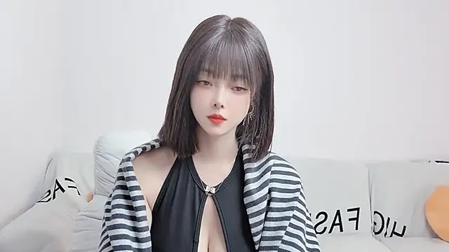 Snapshot of uikyy1 chatting on 11-19-25, 07:08 uikyy1 online show from 11-19-25, 07:08