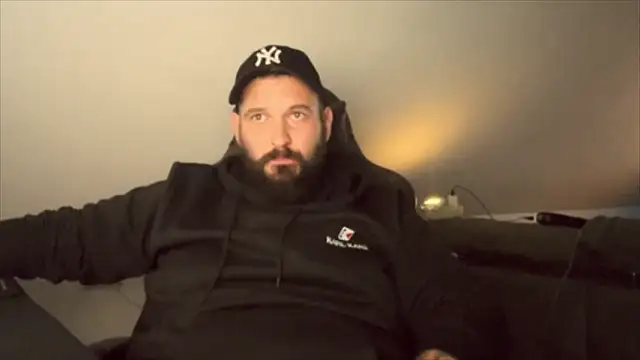 Snapshot of donchriiis92 chatting on 12-03-25, 08:18 donchriiis92 online show from 12-03-25, 08:18