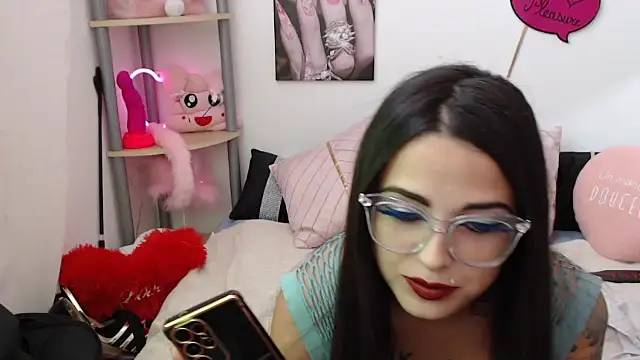 Tyna Veliksa online show from 11-06-25, 01:23