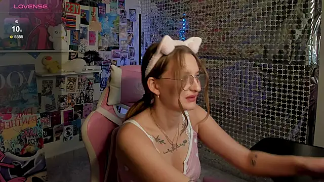 Maryyy May online show from 09-15-25, 04:40