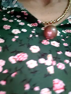 Snapshot of Rosalind_xxx chatting on 02-20-26, 10:32 Rosalind xxx online show from 02-20-26, 10:32