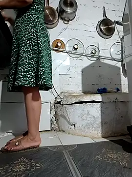 Snapshot of Rosalind_xxx chatting on 03-19-26, 11:03 Rosalind xxx online show from 03-19-26, 11:03