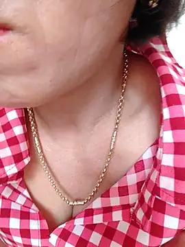 Snapshot of Rosalind_xxx chatting on 03-25-26, 11:44 Rosalind xxx online show from 03-25-26, 11:44