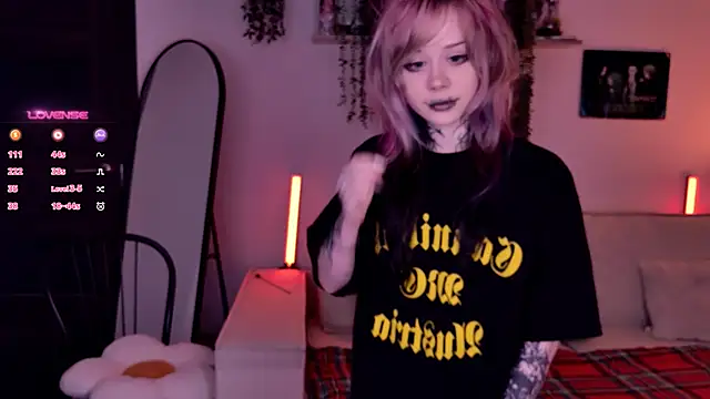 Lollyshy online show from 11-18-25, 10:31