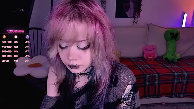 Lollyshy online show from 11-26-25, 09:21