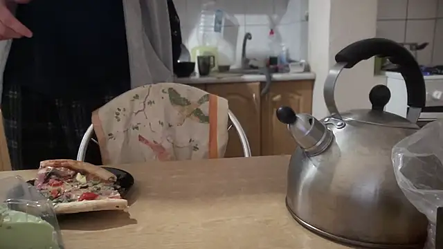 Rosea Champagne online show from 10-16-25, 12:17