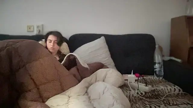 Rosea Champagne online show from 10-17-25, 12:19