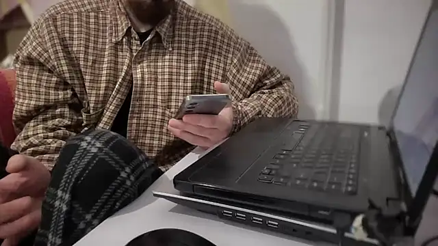 Rosea Champagne online show from 10-29-25, 01:24