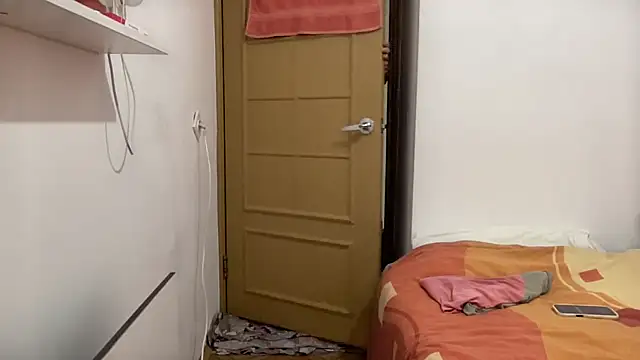 Rosea Champagne online show from 10-30-25, 03:35