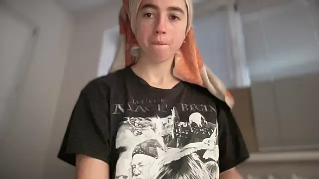 Rosea Champagne online show from 11-22-25, 06:45