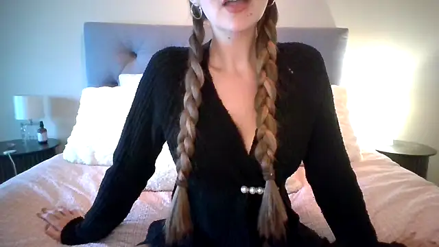 Snapshot of TaylorWest62 chatting on 10-21-25, 12:50 TaylorWest62 online show from 10-21-25, 12:50