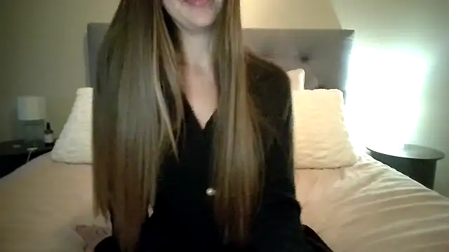 Snapshot of TaylorWest62 chatting on 10-26-25, 03:18 TaylorWest62 online show from 10-26-25, 03:18